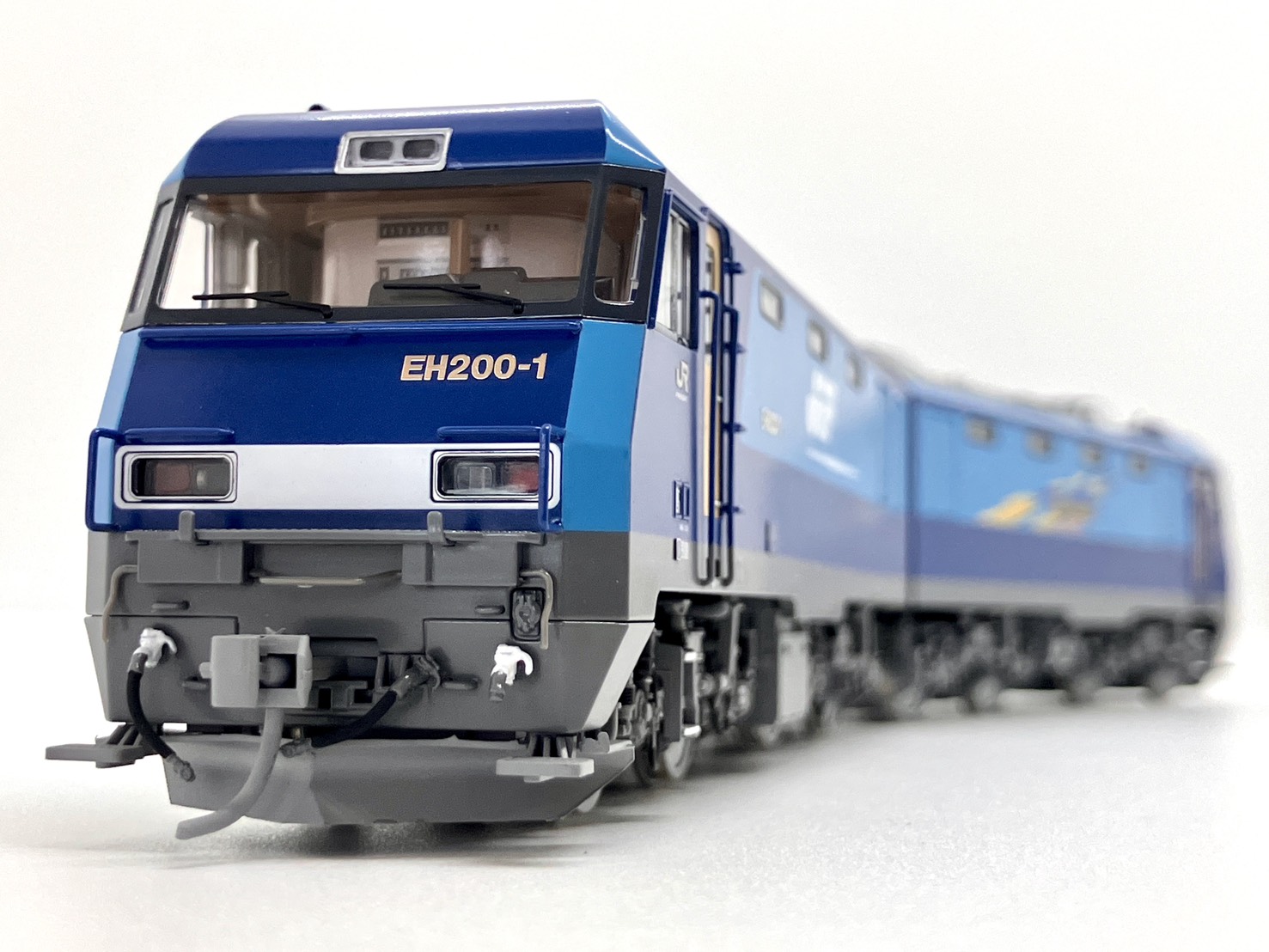 TOMIX製・EH200を1号機化にする