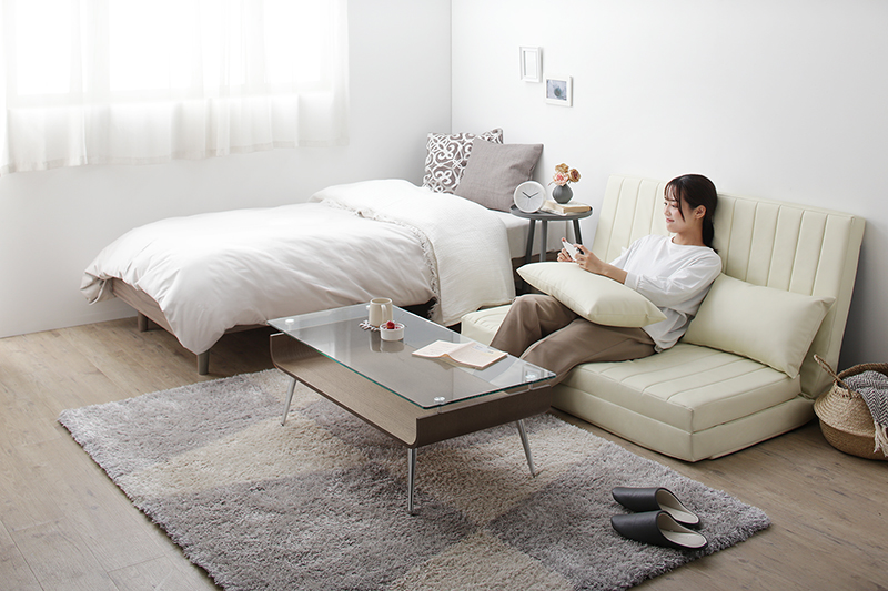 グレーでつくる整った部屋。一人暮らしでも失敗しないインテリアの選び方