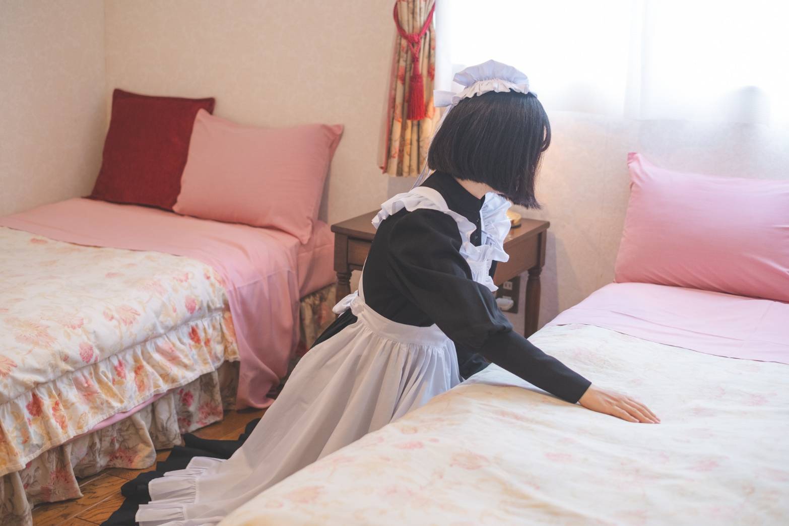 お屋敷で息抜きを(4月の仮予約受付)