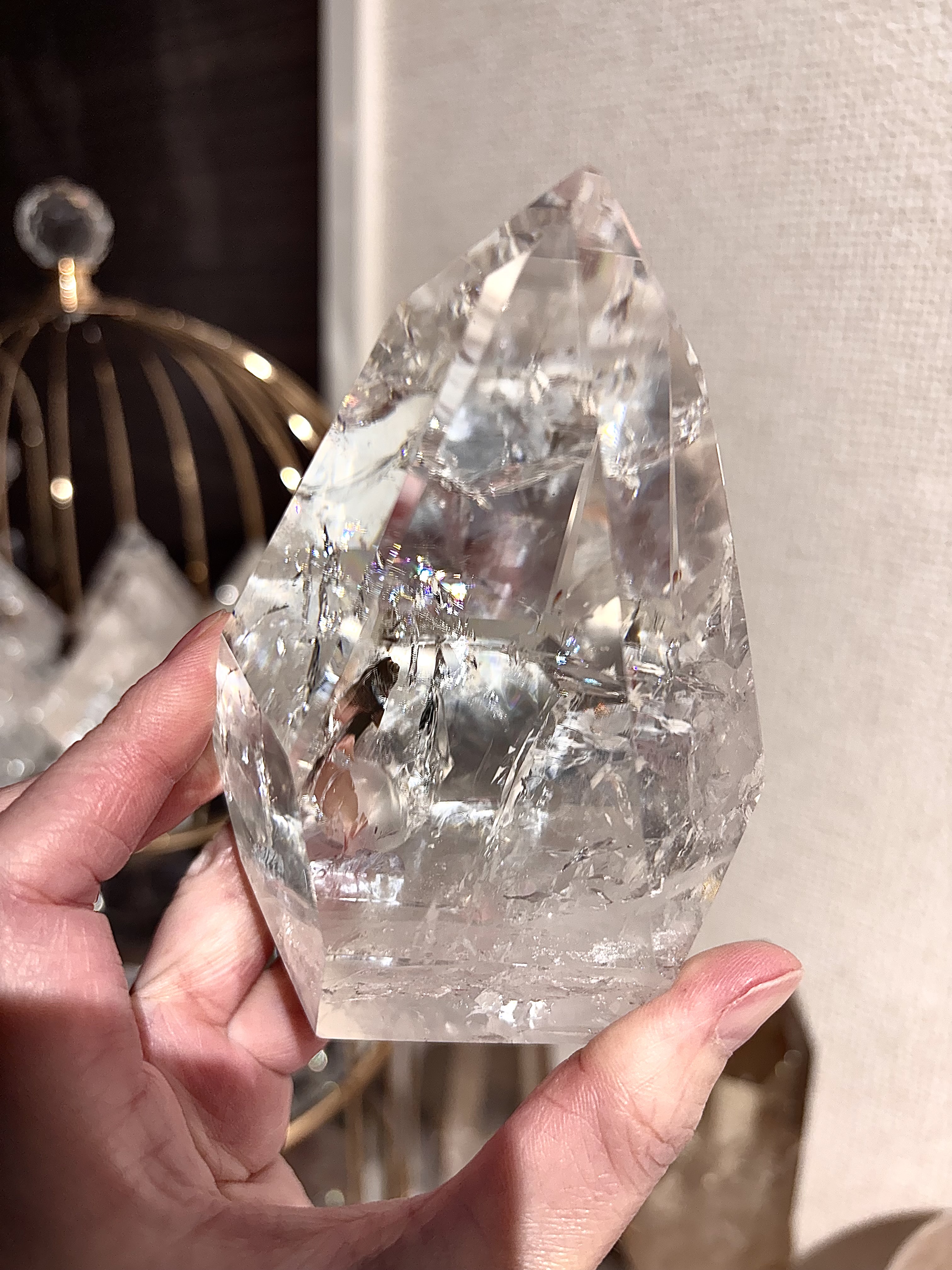 美しい水晶が採れる国
