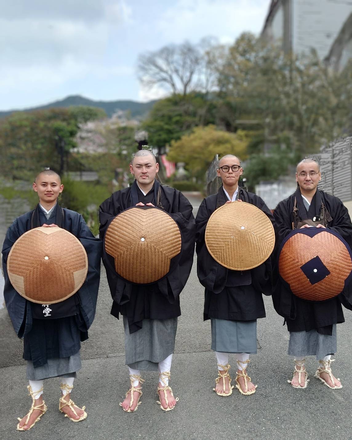 托鉢