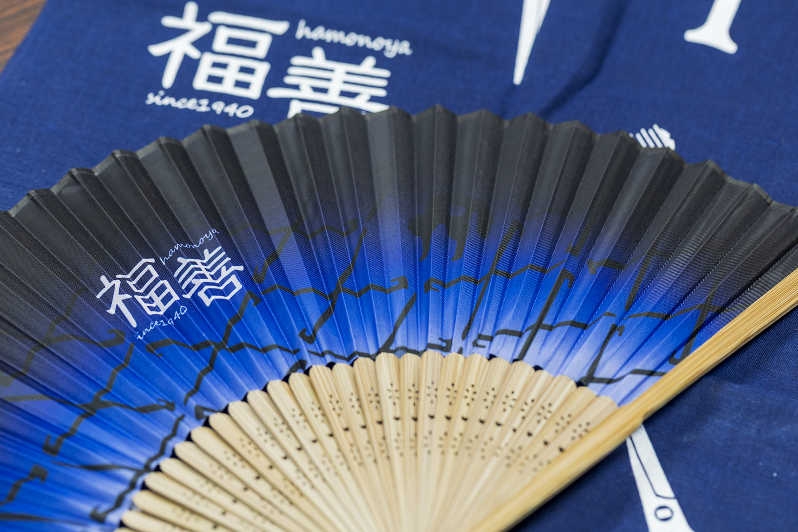 6周年記念アイテムの「扇子」を販売いたします！