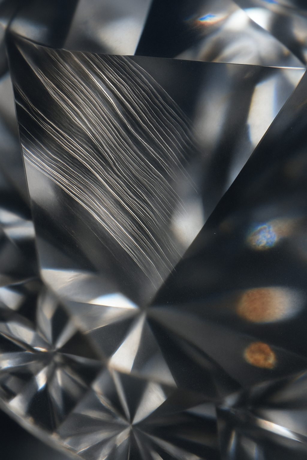 見えない成長の軌跡 ― ダイヤモンドのグレイニング（Graining）とは