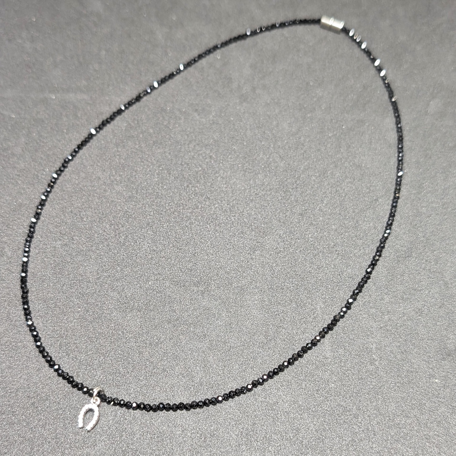 「幸せを溜め込むお守り」でネックレスを作りました^^