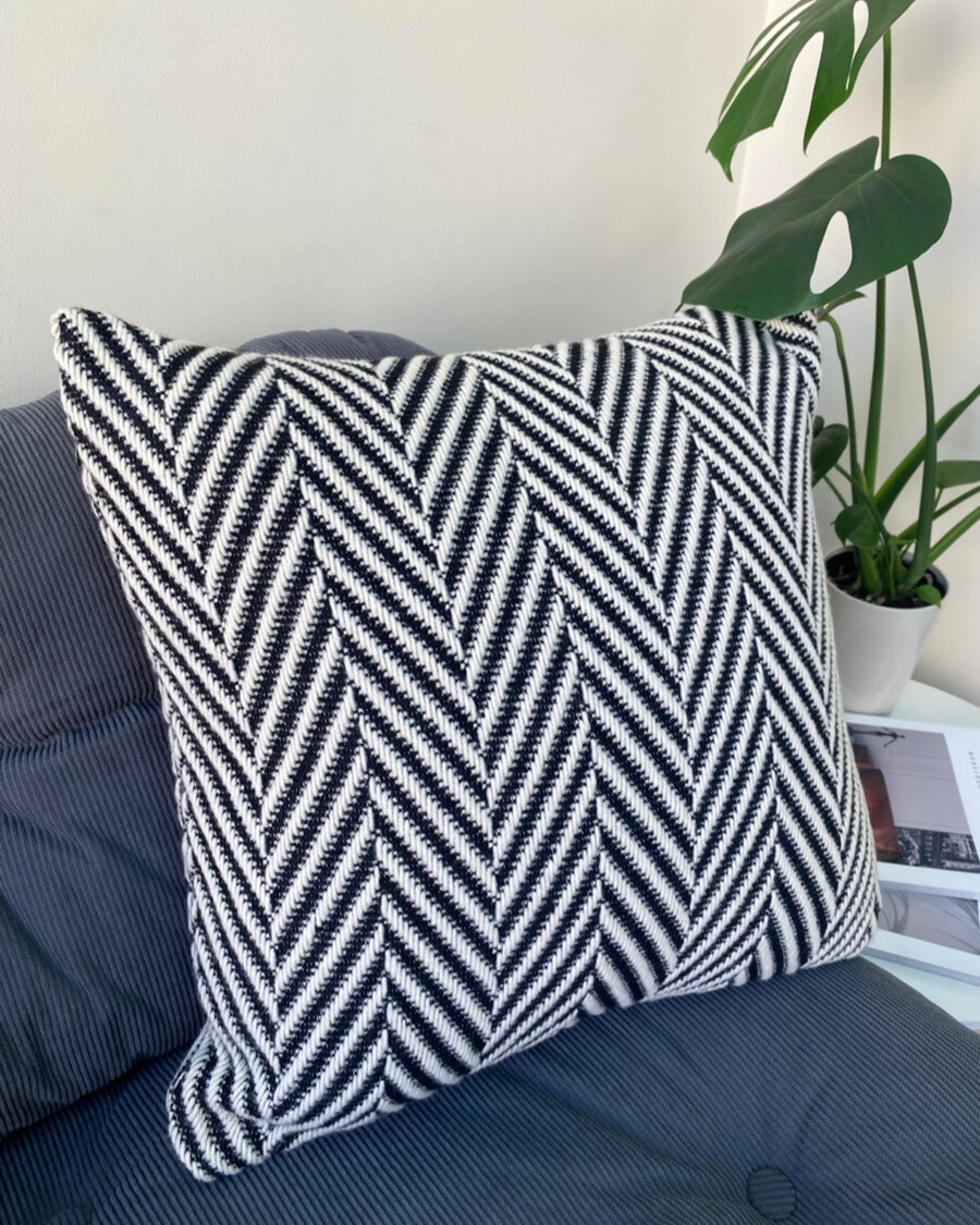 【モノトーンクッションカバー】落ち着きのある“シンプル空間”を叶える一枚🖤🤍🪄