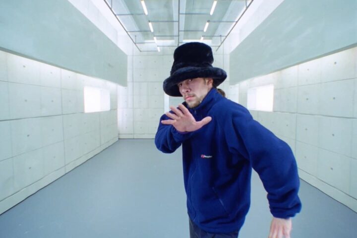ジャミロクワイ、“Virtual Insanity”ほか3曲の公式和訳ミュージック・ビデオが公開