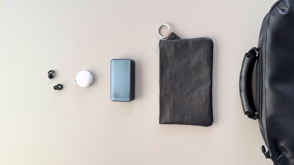 SENTI ダイニーマレザー Lサイズポーチの設計思想と使いこなし