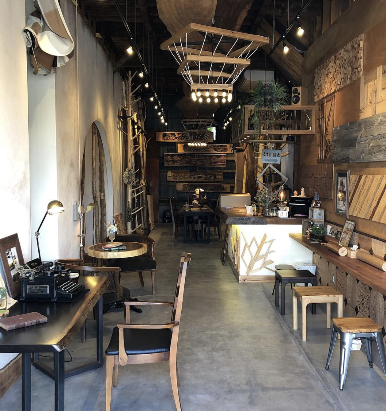 Wood Store Koyoli 営業時間のご案内。