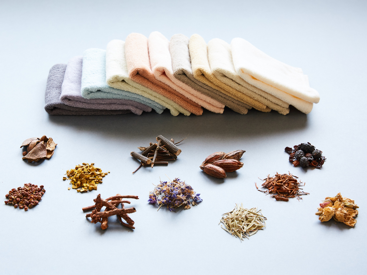 自然な着色で日本ならではの 色合いを追及した天然草木染｜河上工芸所｜タオル