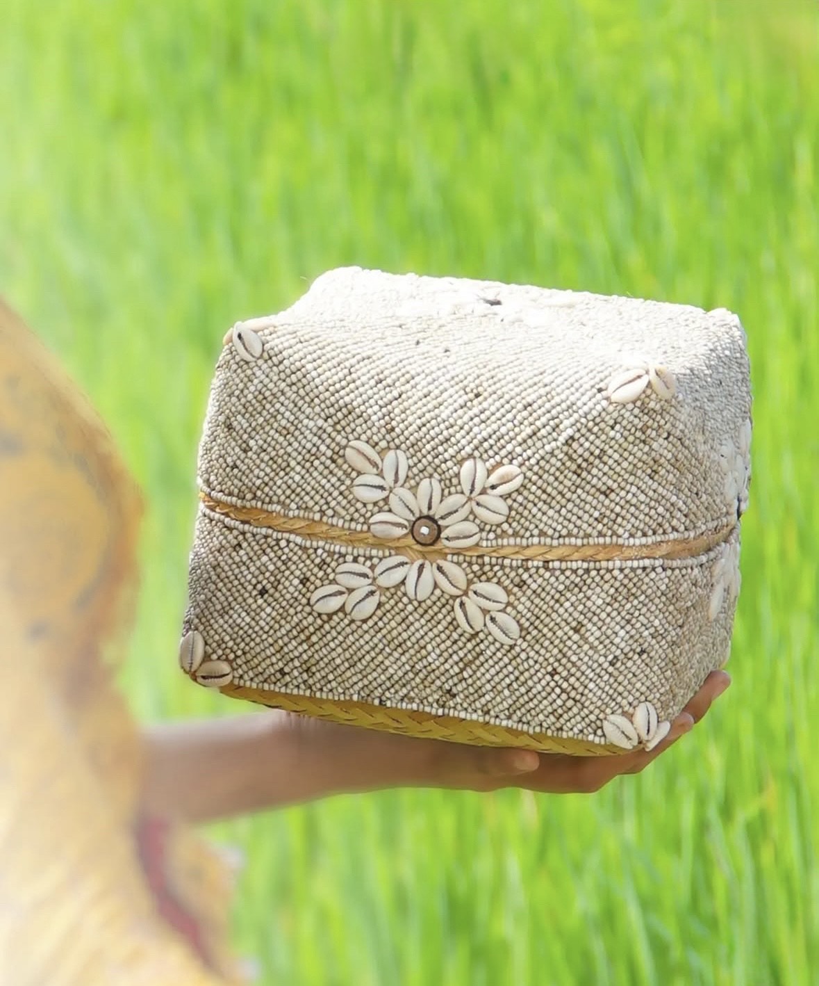 バリ島の伝統工芸「ケベン」とは?収納にもインテリアにも使える美しいハンドメイド バリ島で受け継がれる