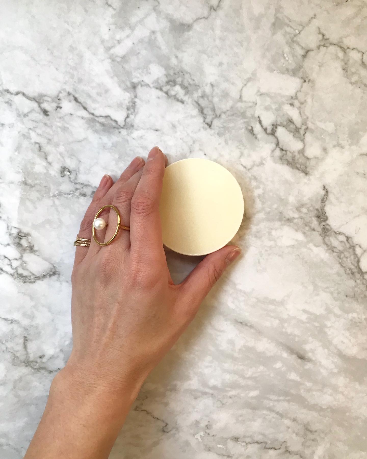 美容師さんから注文殺到！3度目の製品入荷「スフィア・オーガニックソルトソープ」