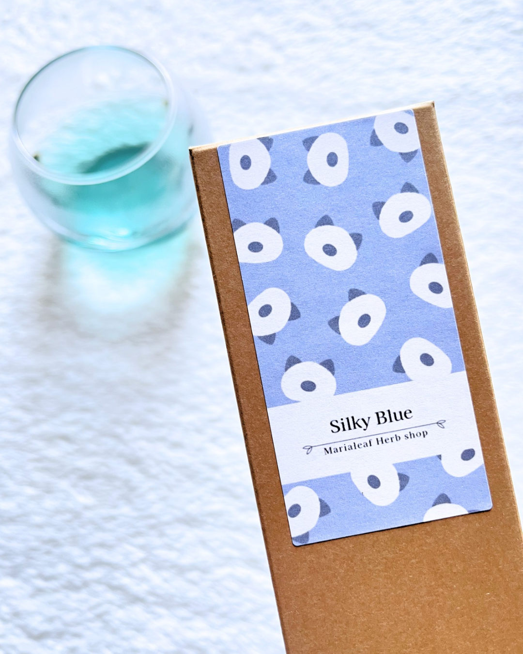 ポイントグレーねこモチーフブレンド「Silky Blue」って？