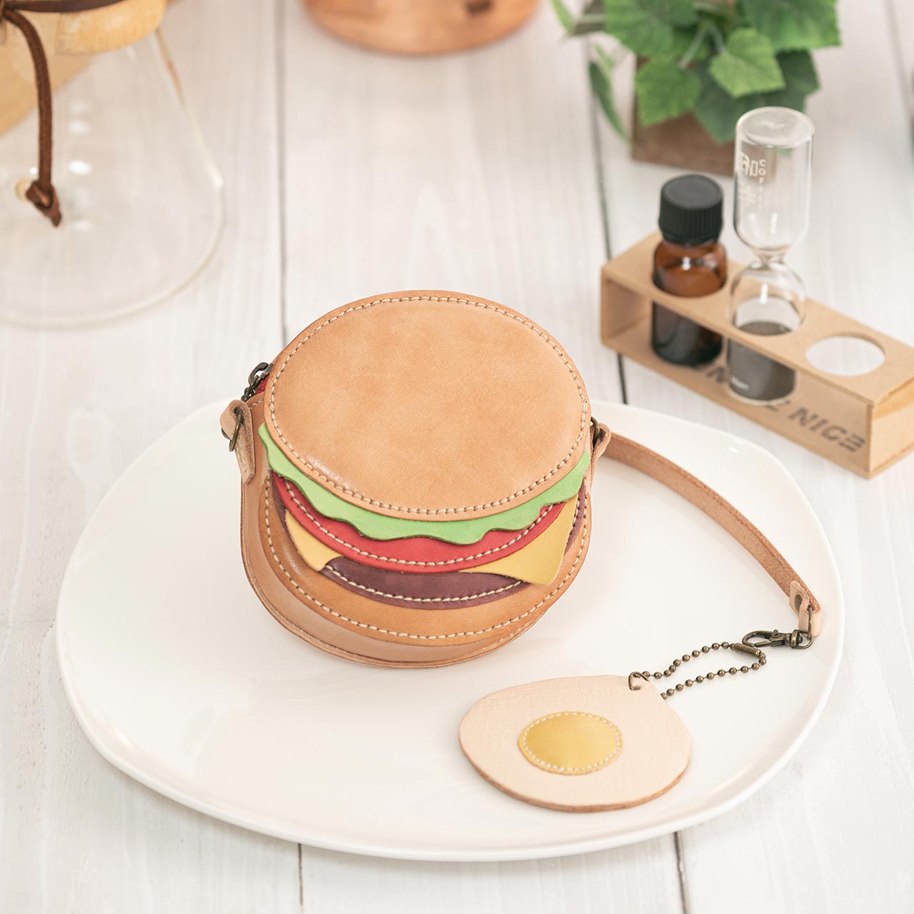 Creemaの特集に 「アジのあるハンバーガーポーチ」が 掲載されることになりました!