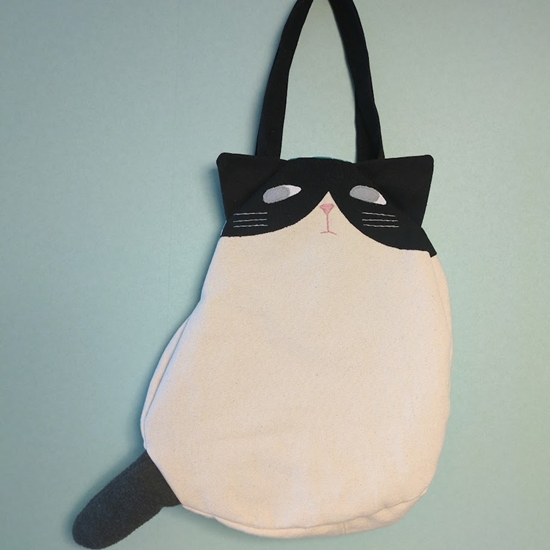 待望の新作！【NEW】猫さんそのものバッグ　の登場です