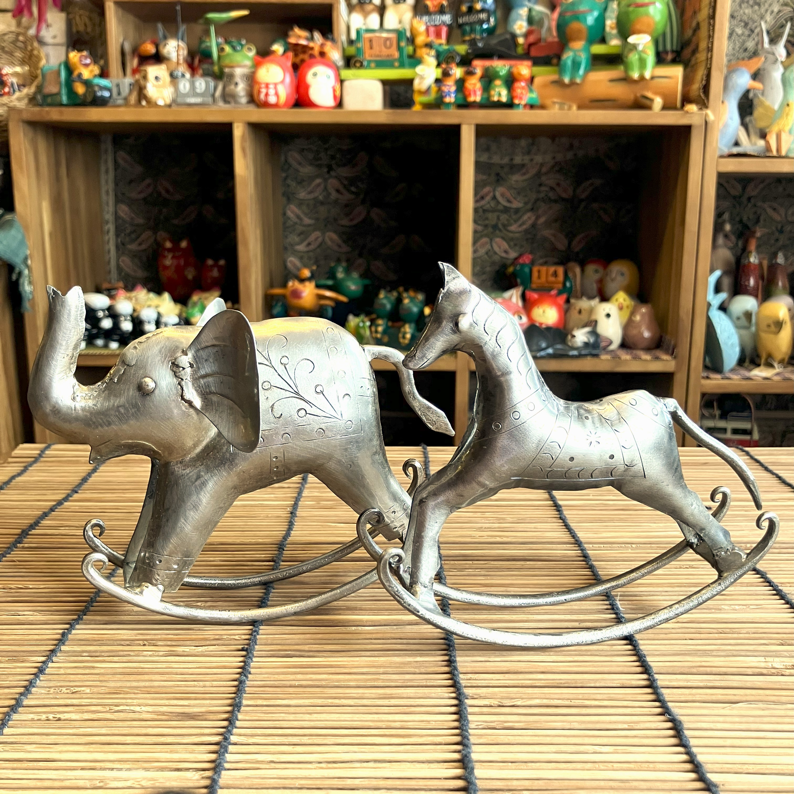 ロートアイアンの置物をUPしました