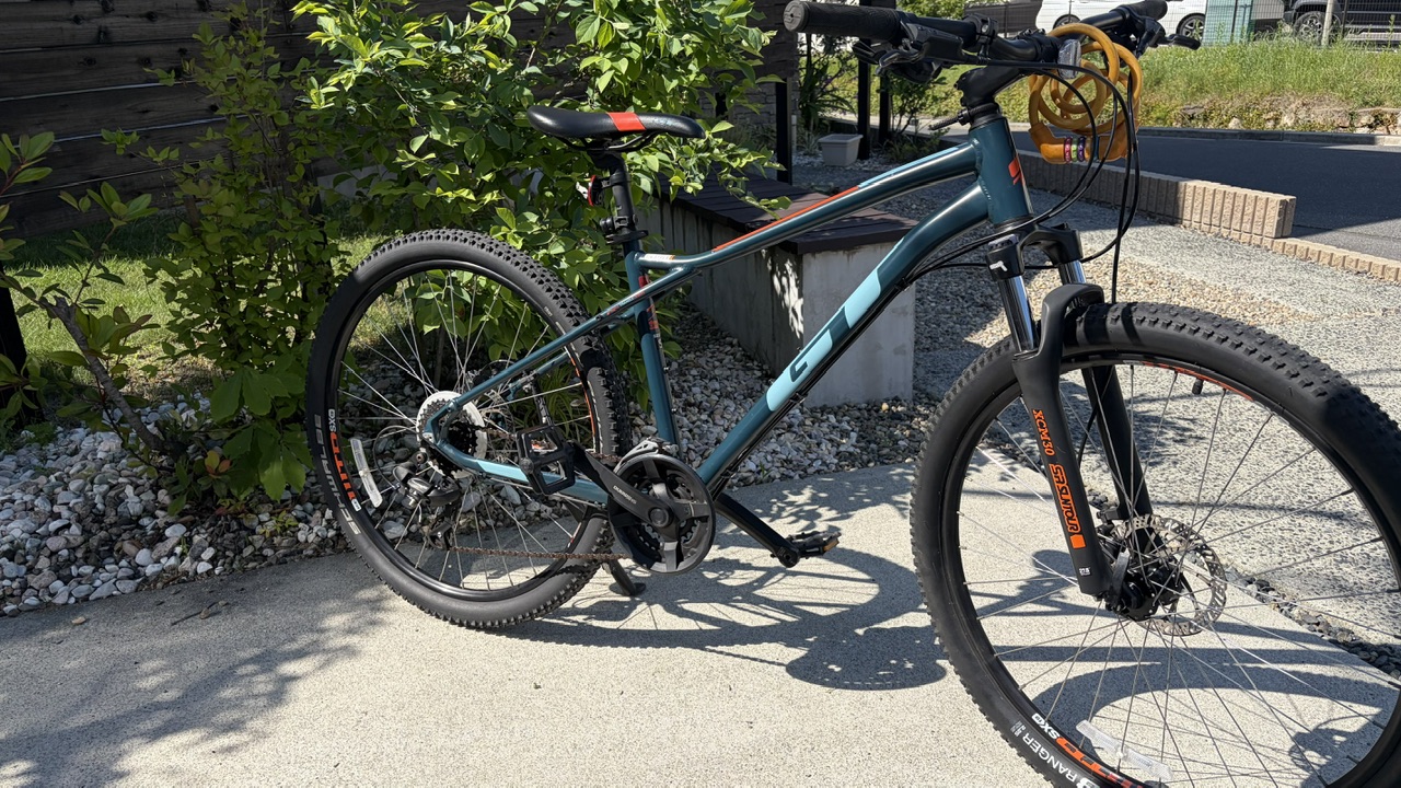 マウンテンバイクのパンク修理をさせていただきました。