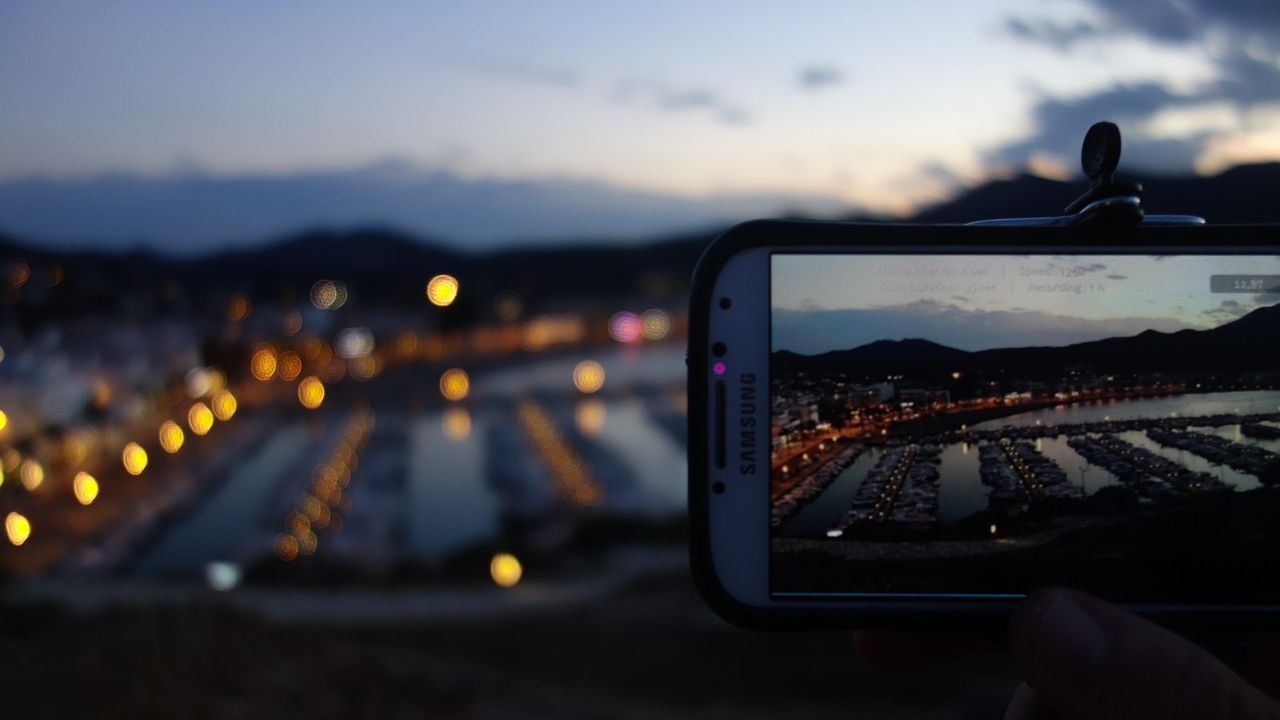 夕刻、まだ音を流していないのに、美しい人の話
