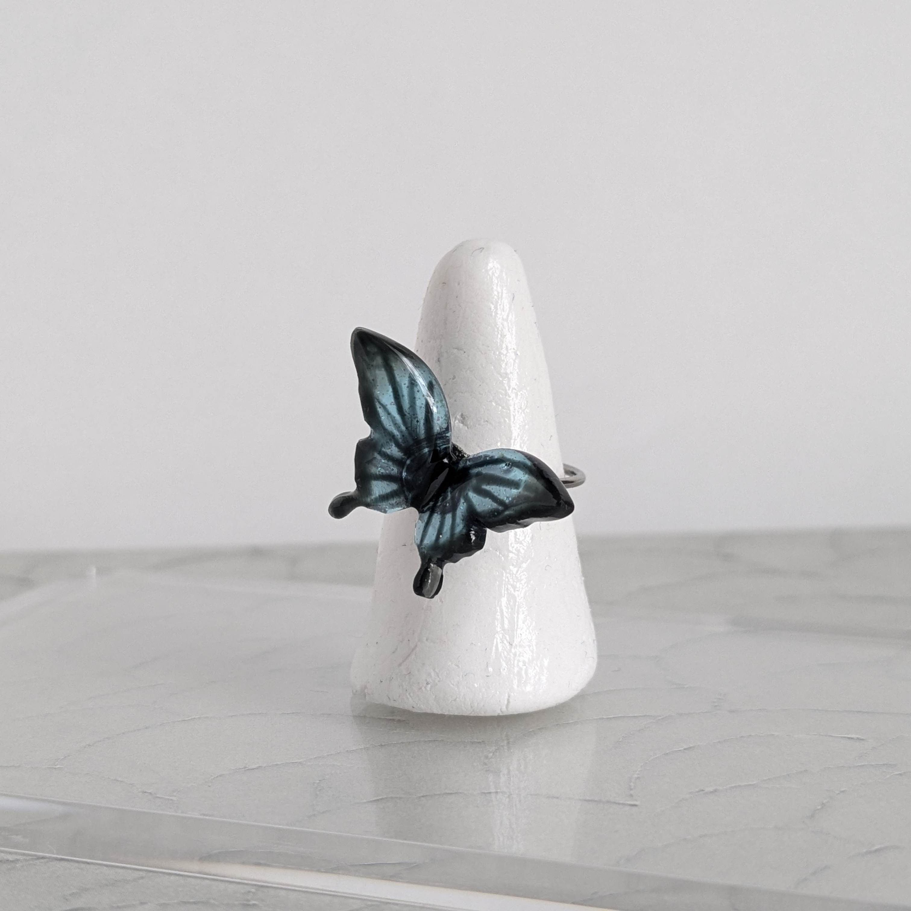 青いチョウの新商品