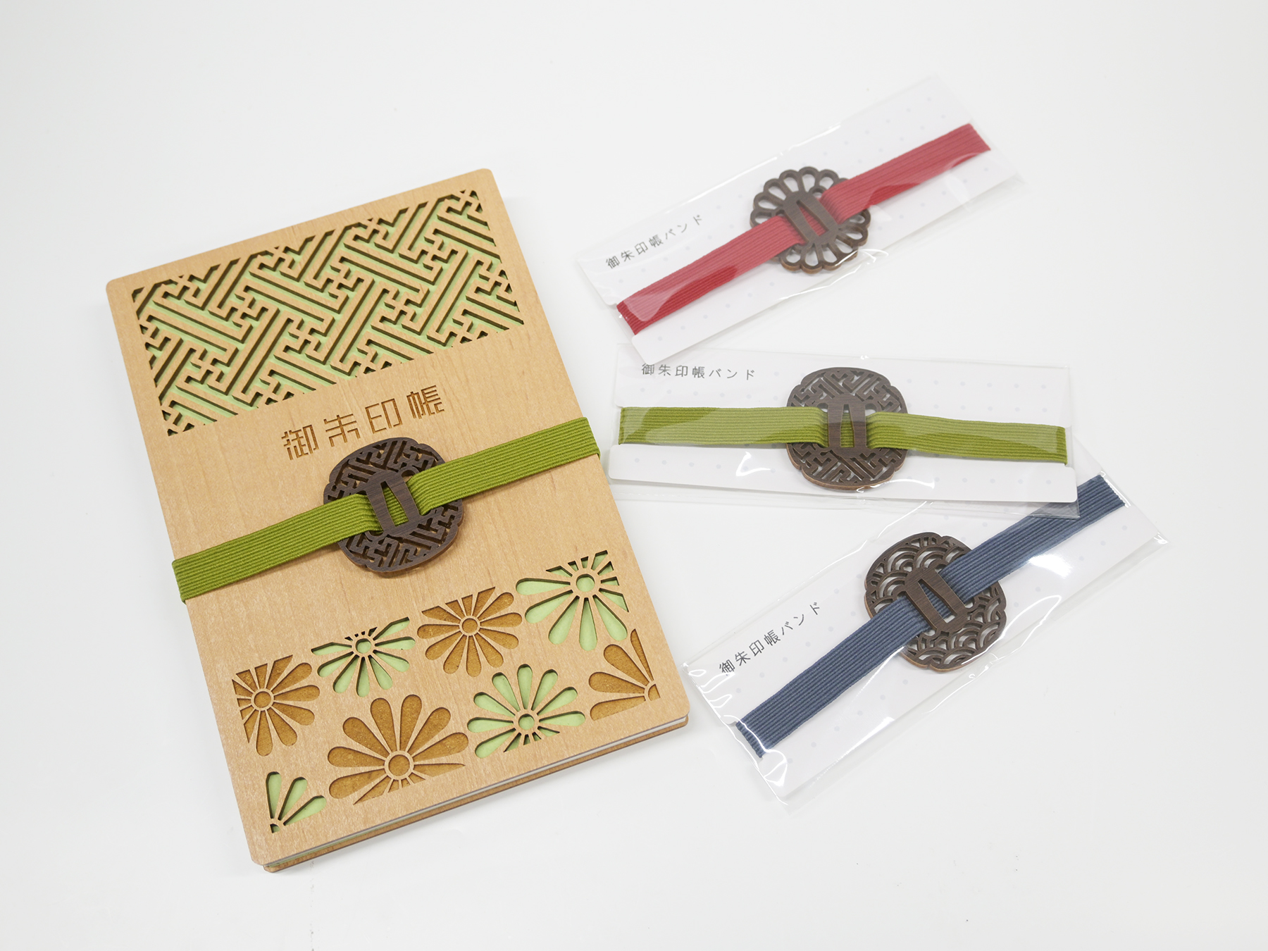 持ち歩ける鍔 刀剣女子のための鍔型御朱印帳バンドとキーホルダー「鍔飾」できました