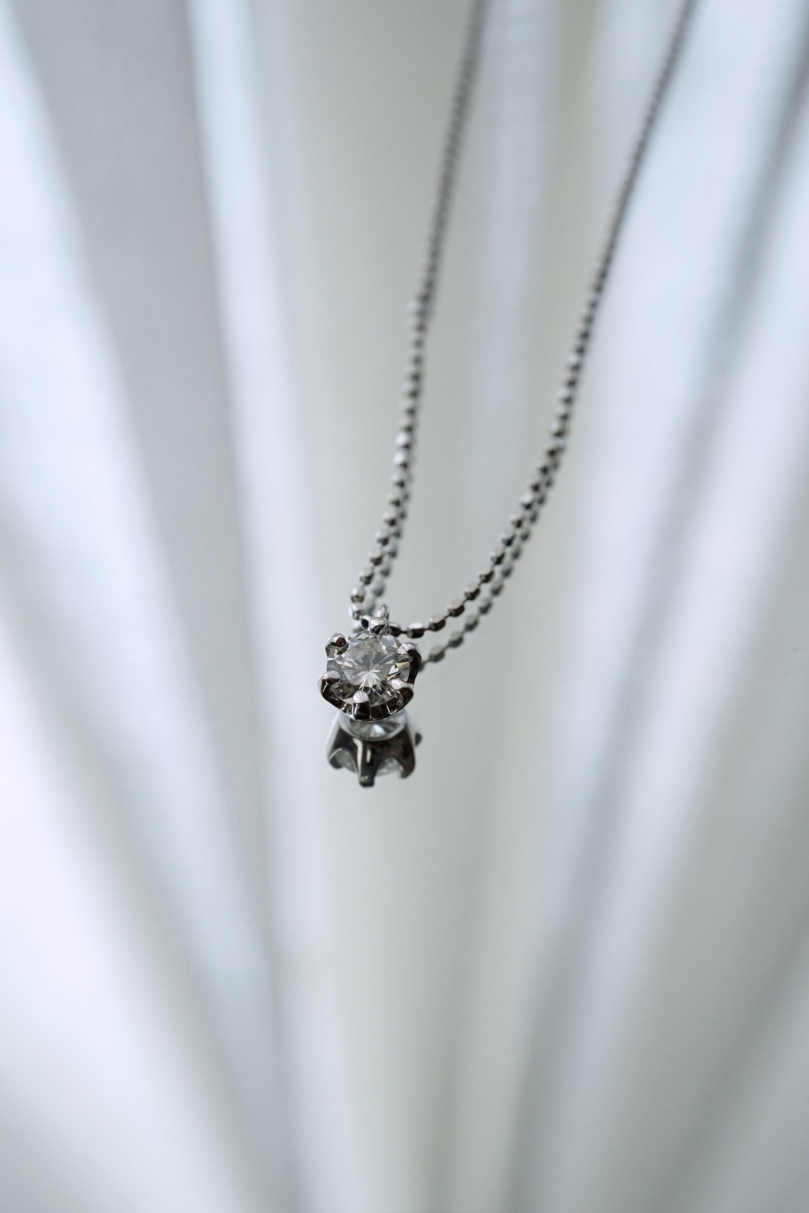 ダイヤモンドの一粒に宿る物語 – 永遠の輝きの秘密