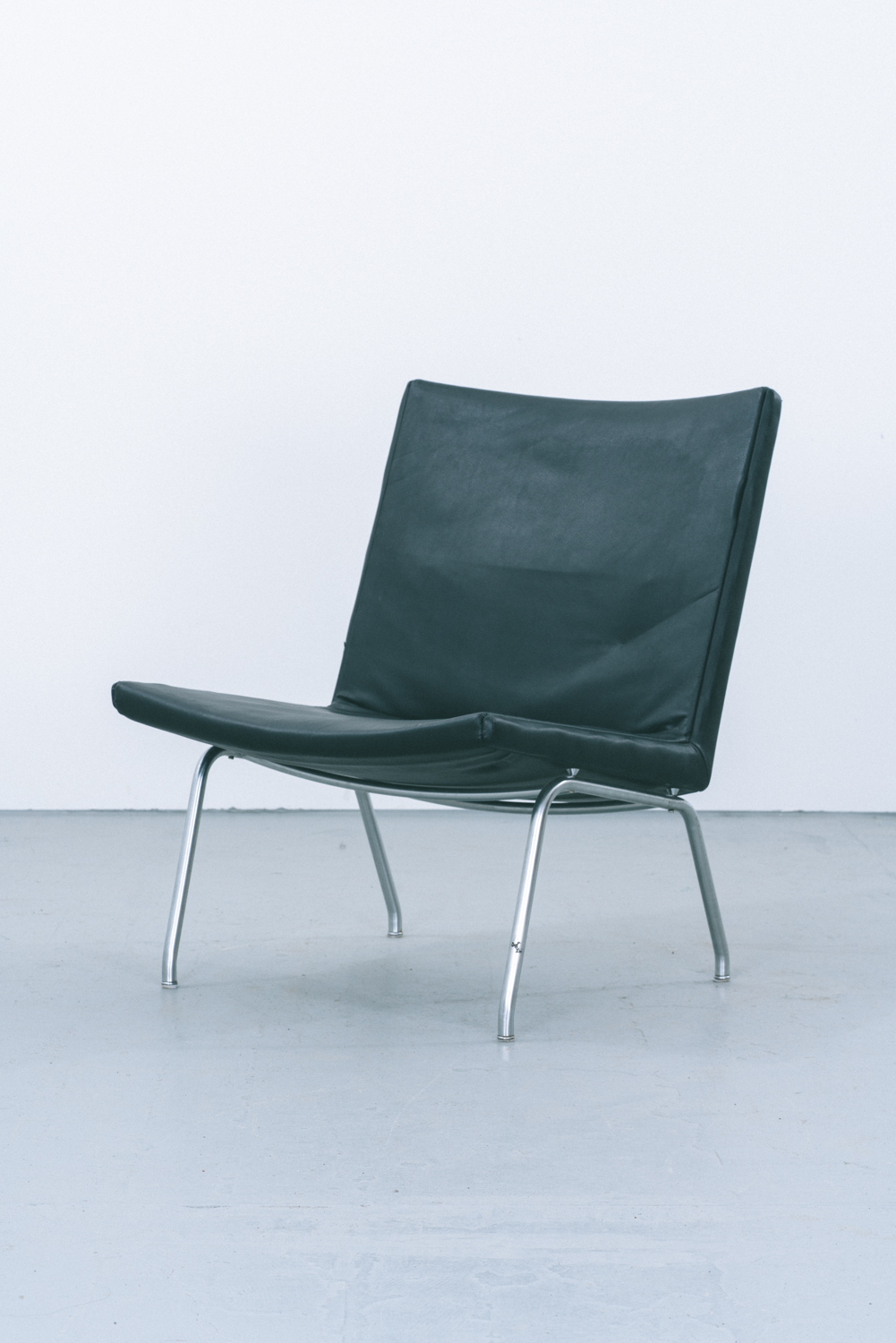 Hans J. Wegner | AP40 Airport Chair