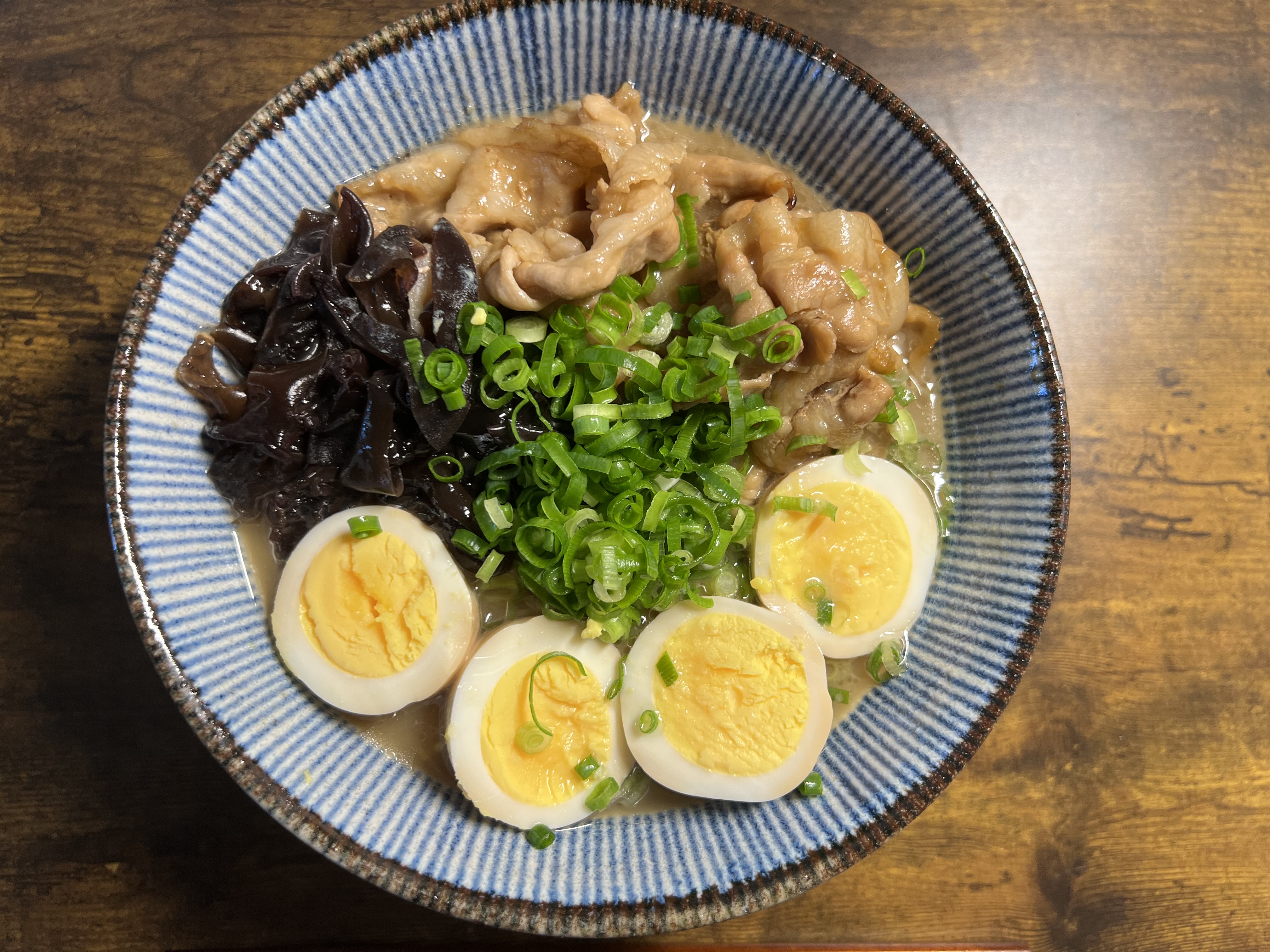 【具材レシピ】博多豚骨ラーメンをお店の味に!簡単「煮卵&チャーシュー」