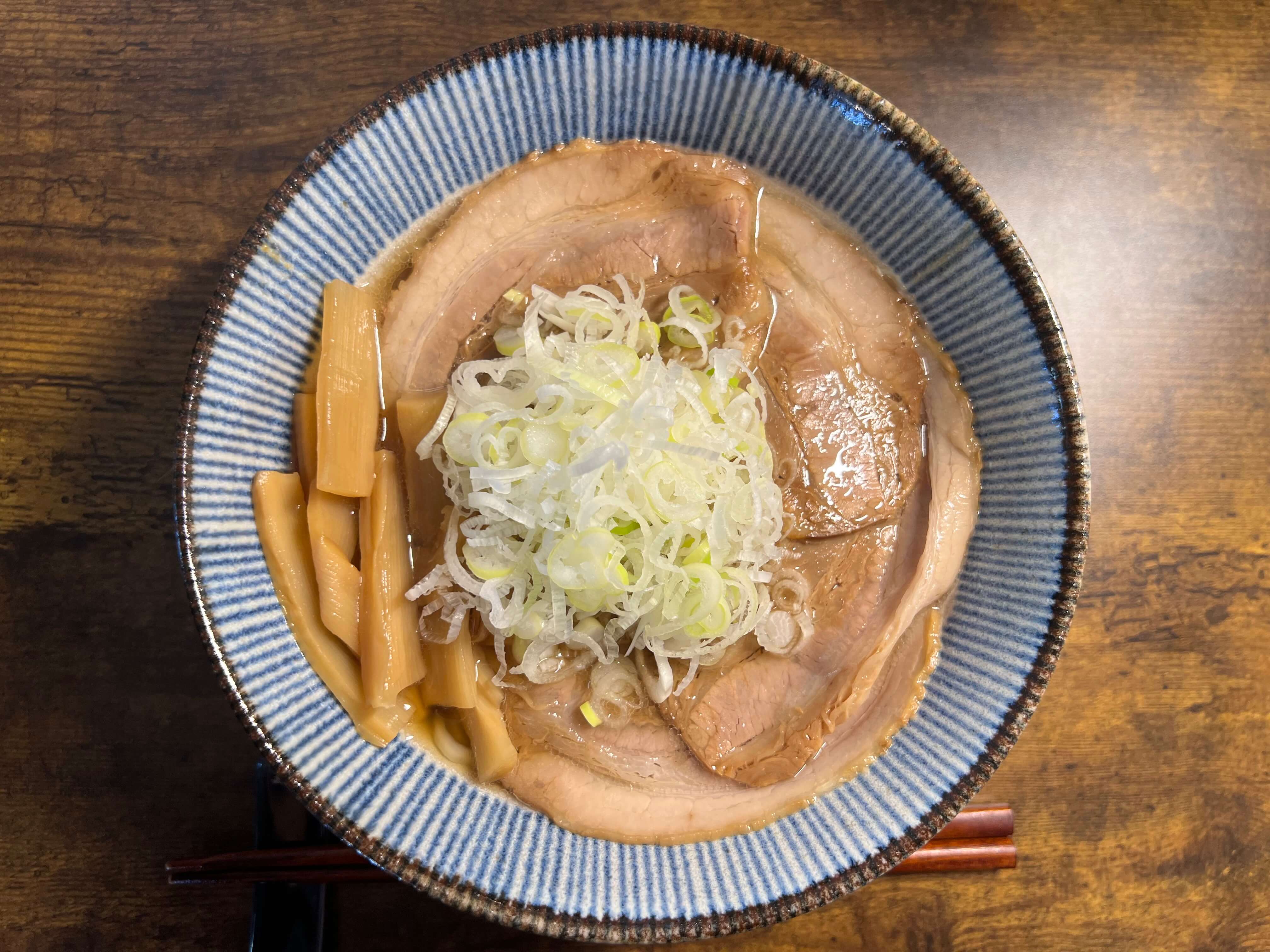 【具材レシピ】喜多方ラーメンを本場風に!シンプル具材でお店の味を再現