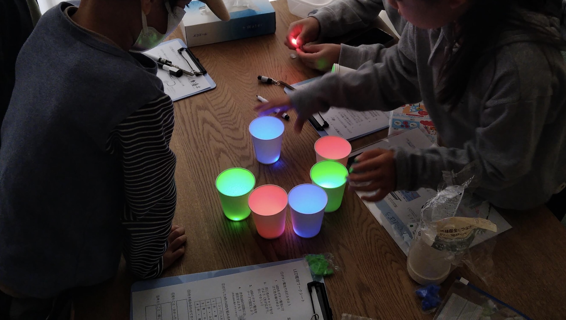 LED電球で色を混ぜよう!