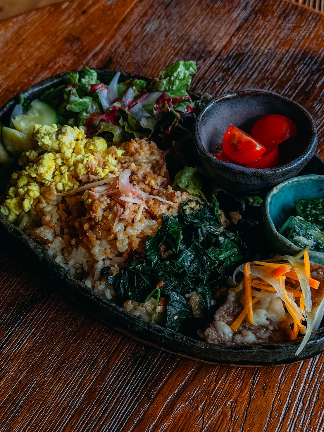 6月のランチは季節の三色ご飯