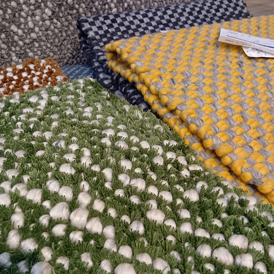 秋の模様替えにぴったり。ラグが新しく入荷しました