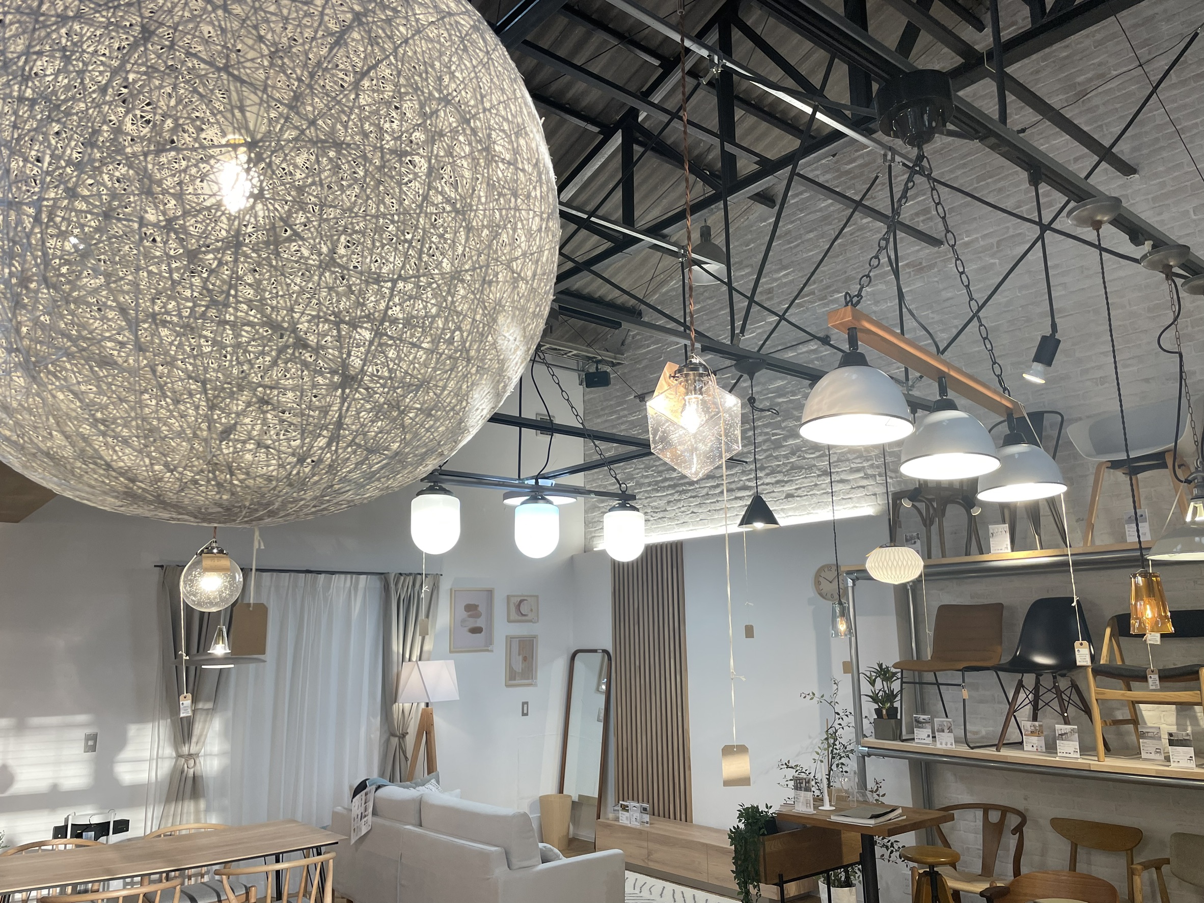 「見て、触れて、想像して。暮らしのヒントがここに。」