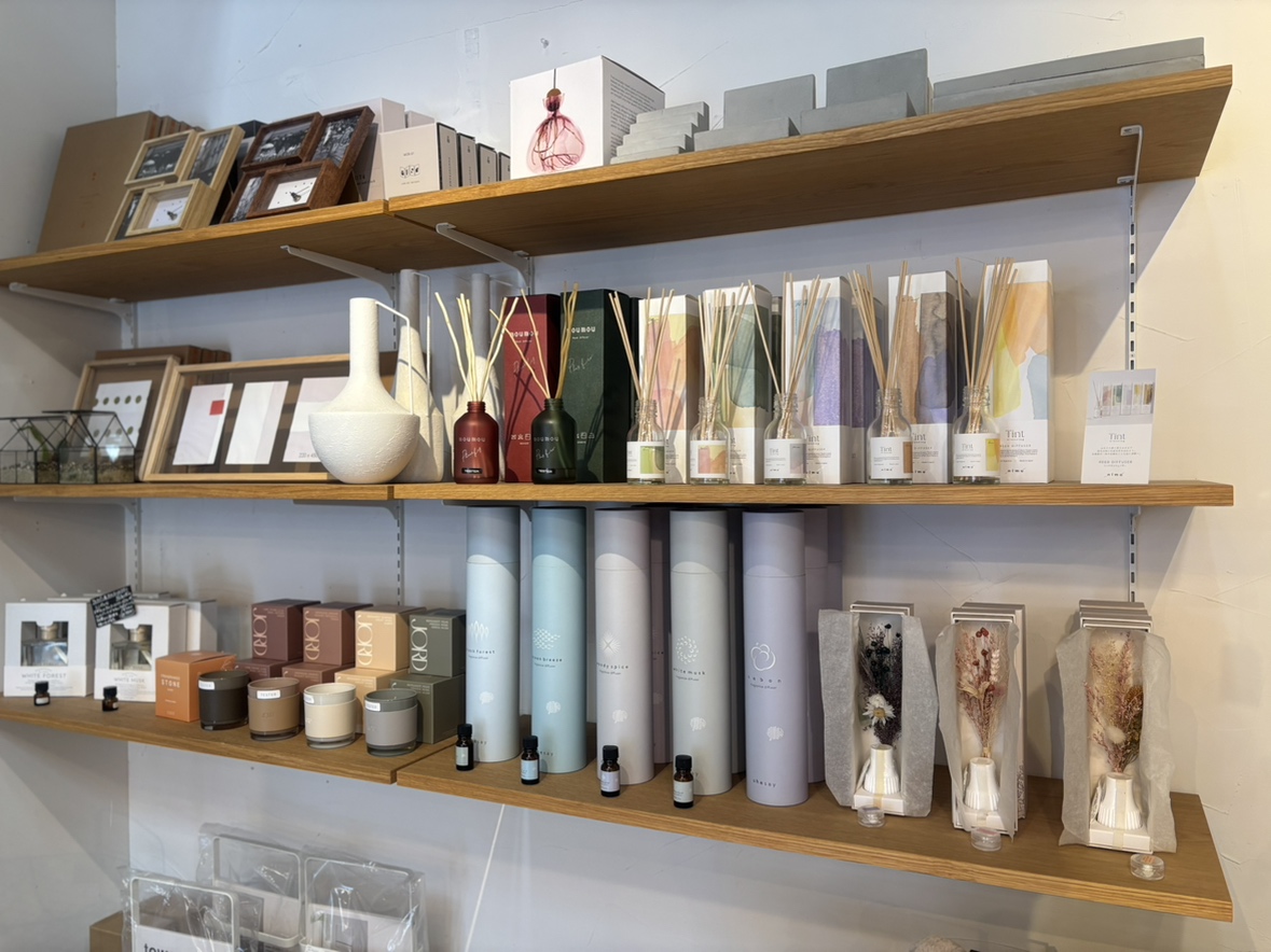 毎日の空間に、ほんの少しの癒しを──芳香剤で暮らしを豊かにしませんか?