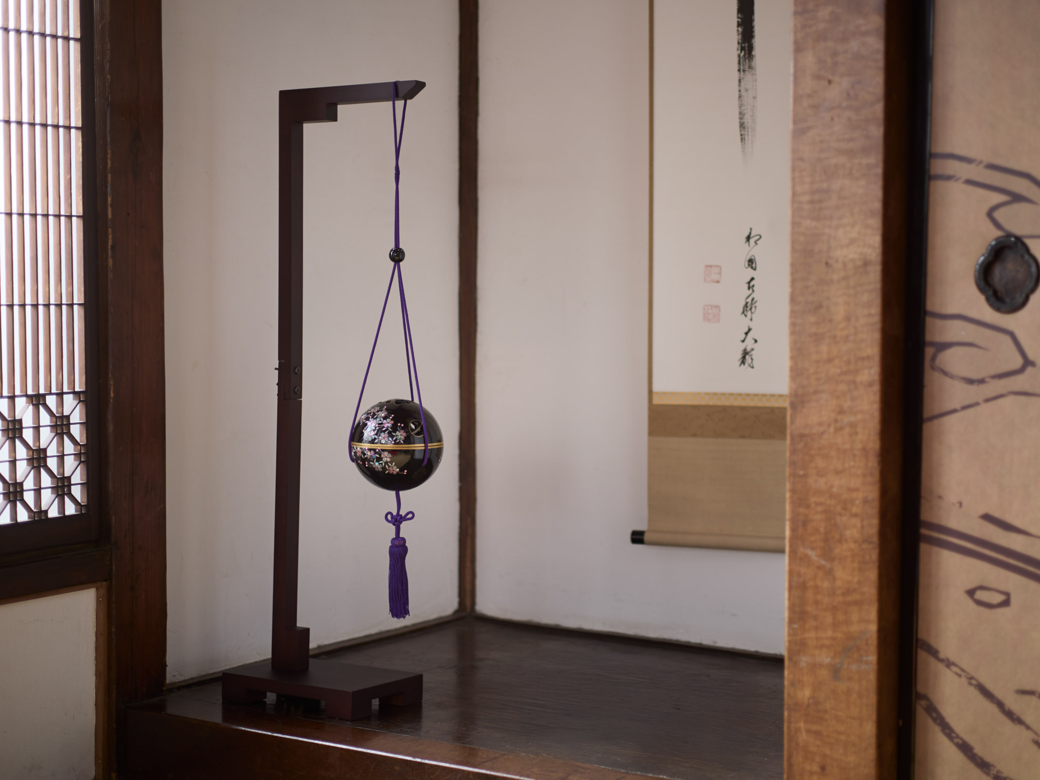 4Listening to Fragrance, A Moment of Purification.