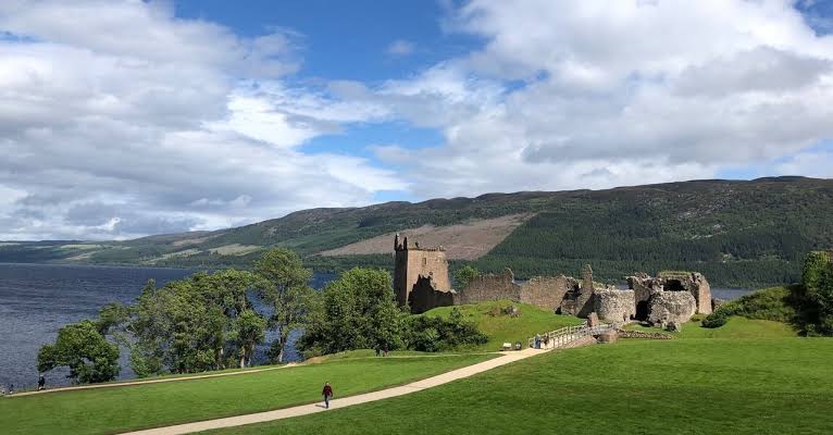 スコッチウイスキーの旅 第二章 ― ハイランド、静寂と力強さの大地