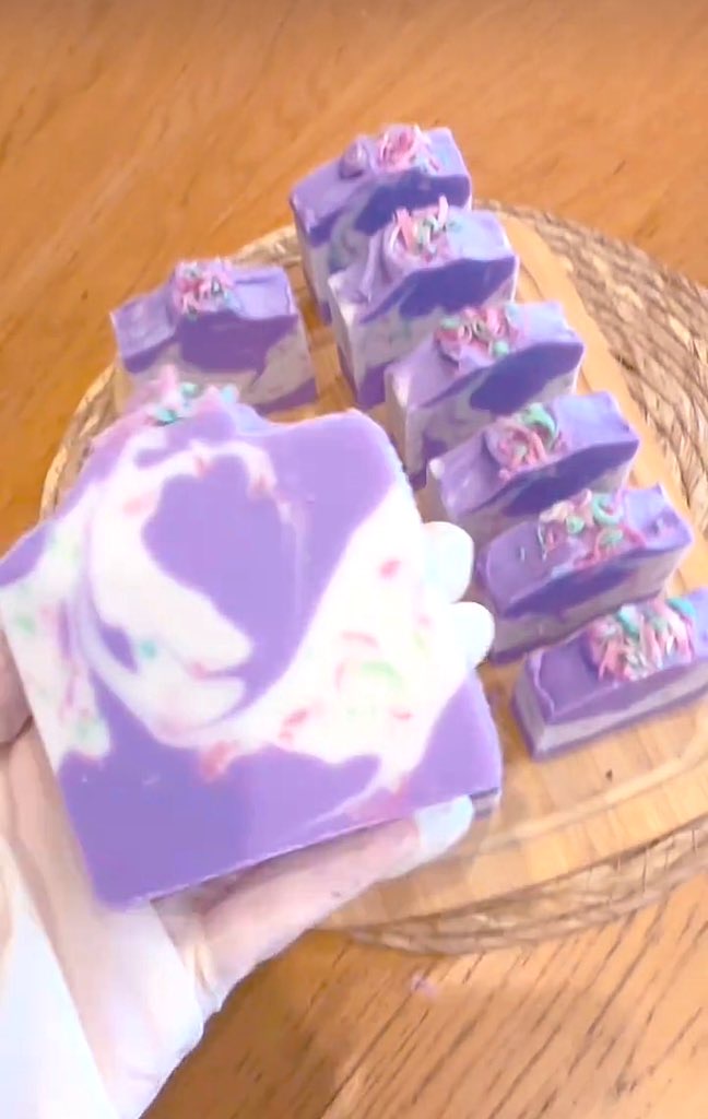 Lavender &Confetti 新しくなって再登場します