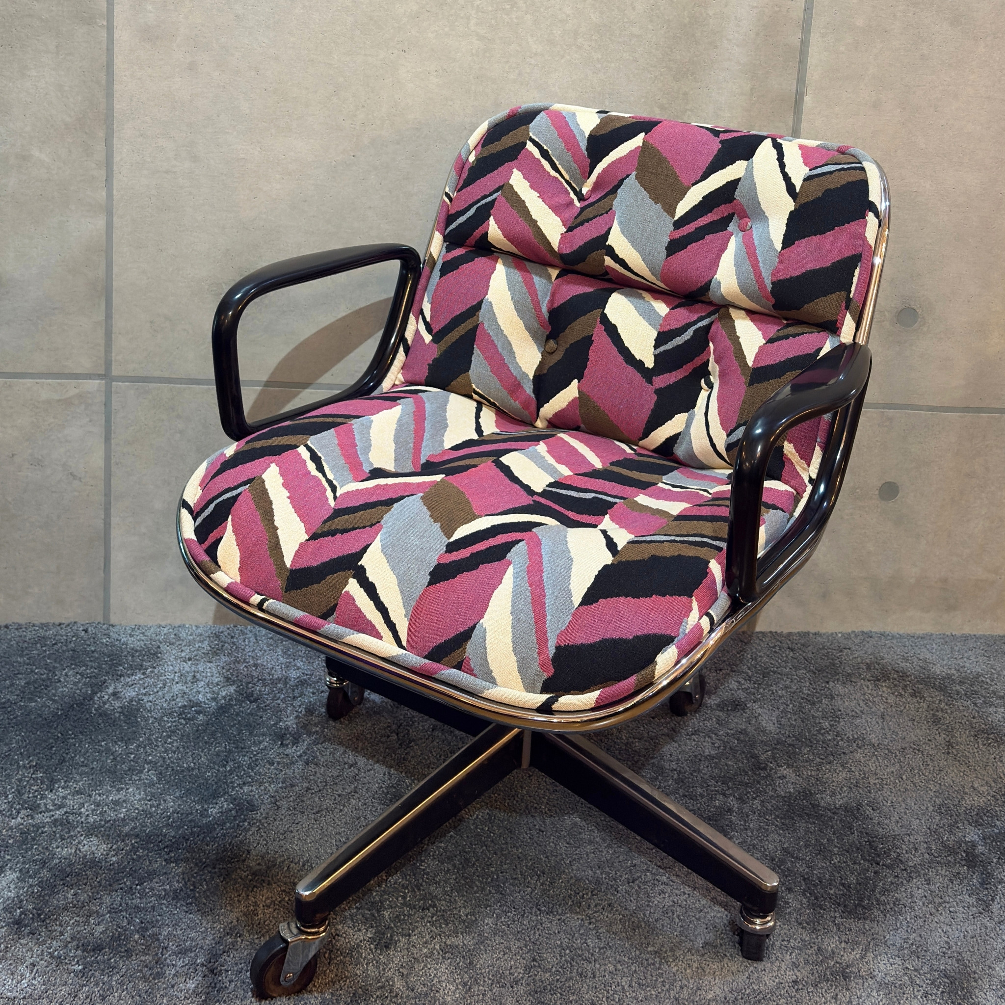 【スタッフの愛用品紹介】ヴィンテージのKnoll　ポロックチェアをカスタム！