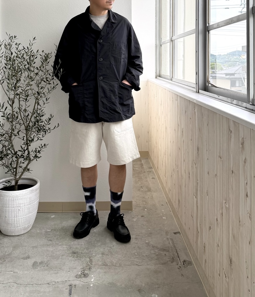 ショーツ×アウターがちょうど良い季節に
