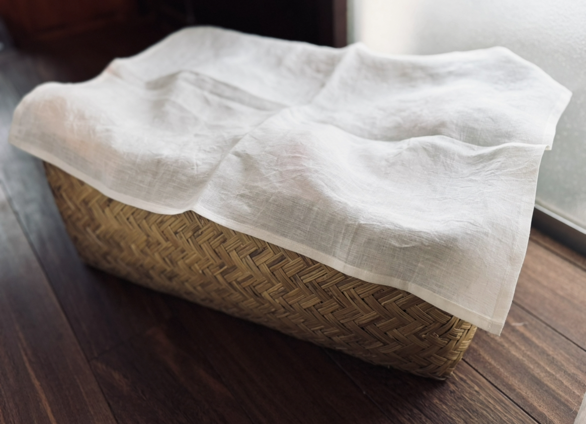 白リネンのフリークロス