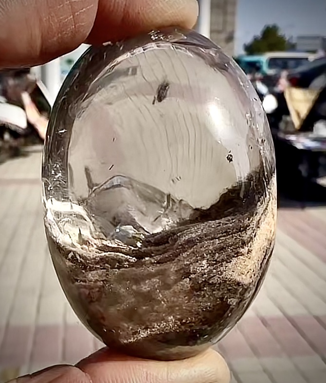 ペンダントとしてコンフォータブルな重さ