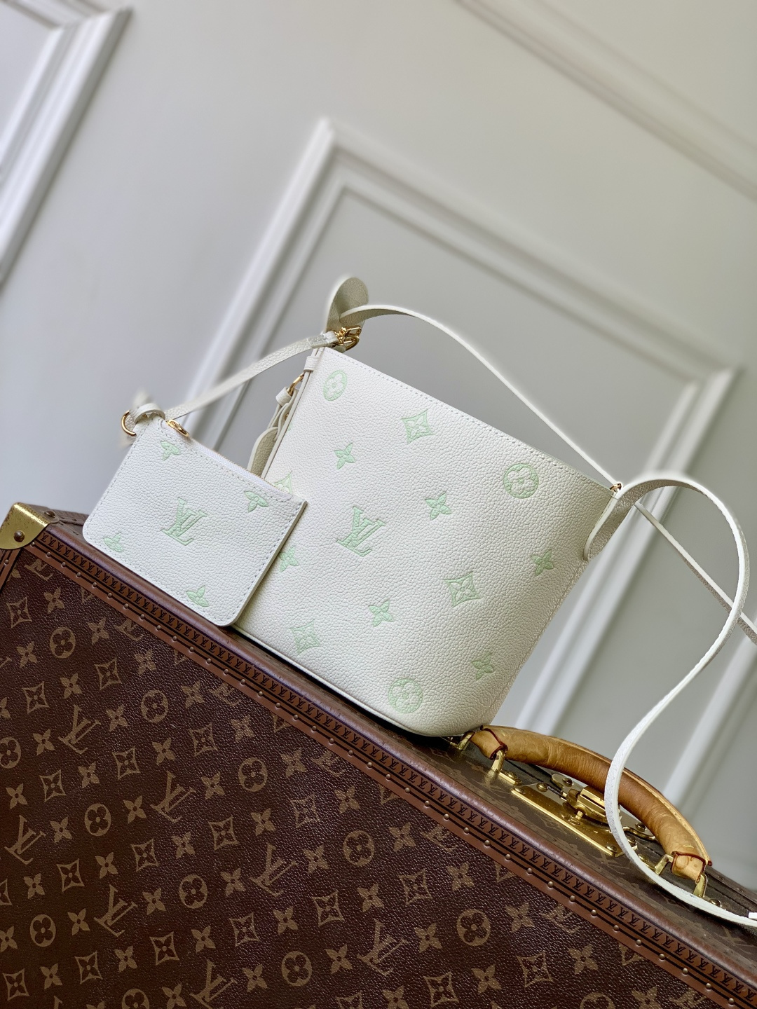 ルイヴィトンコピー【M27570】モノグラム･ミルキーホワイト/グリーン レザーオール･イン BB
