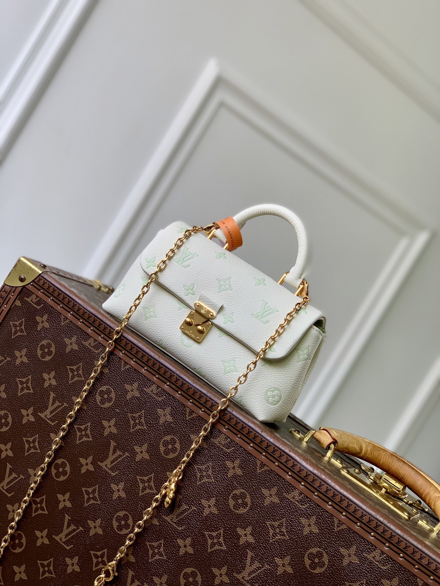 ルイヴィトンコピー【M27698】モノグラム･ミルキーホワイト/グリーン ナノ･マドレーヌ レザー