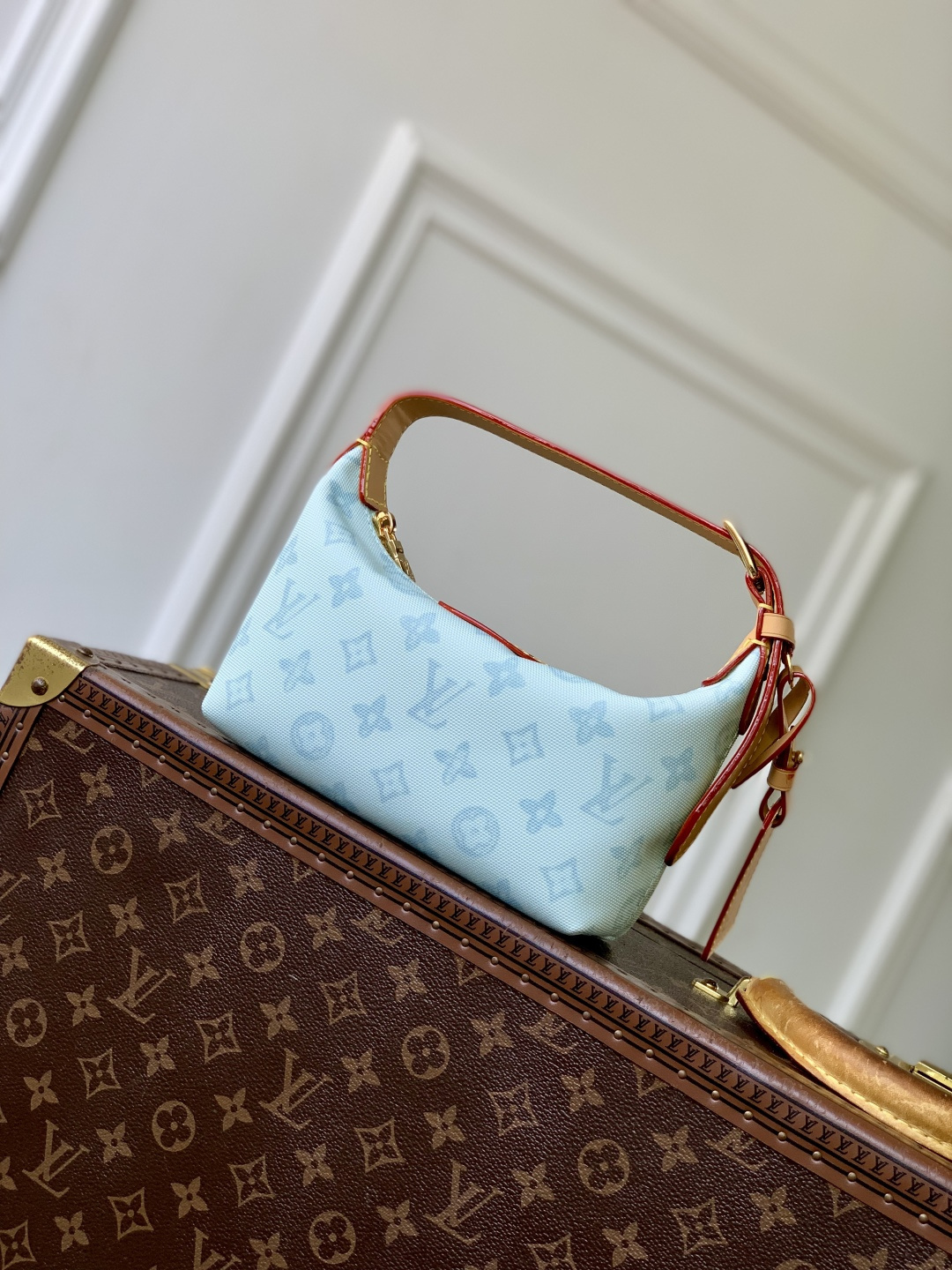 ルイヴィトンコピー【M28250】モノグラム･コーティッド･キャンバスポシェット･ヒルズ ショルダー