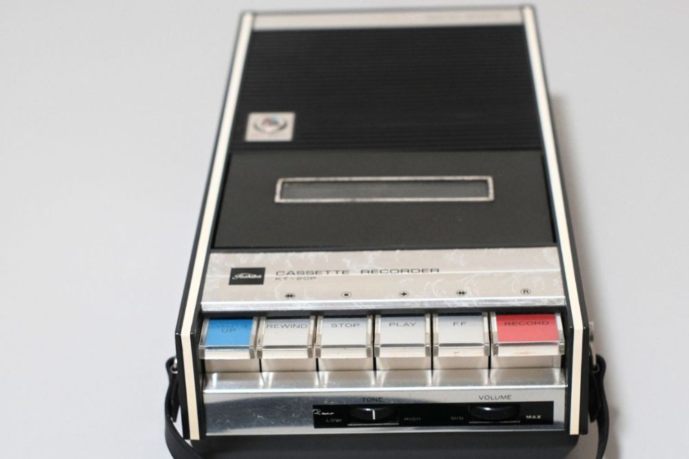 カセットレコーダー「TOSHIBA（東芝） KT-20P