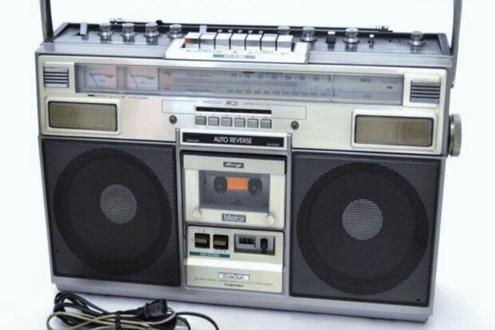私の好きなラジカセ「TOSHIBA BOMBEAT RT-9100SM」