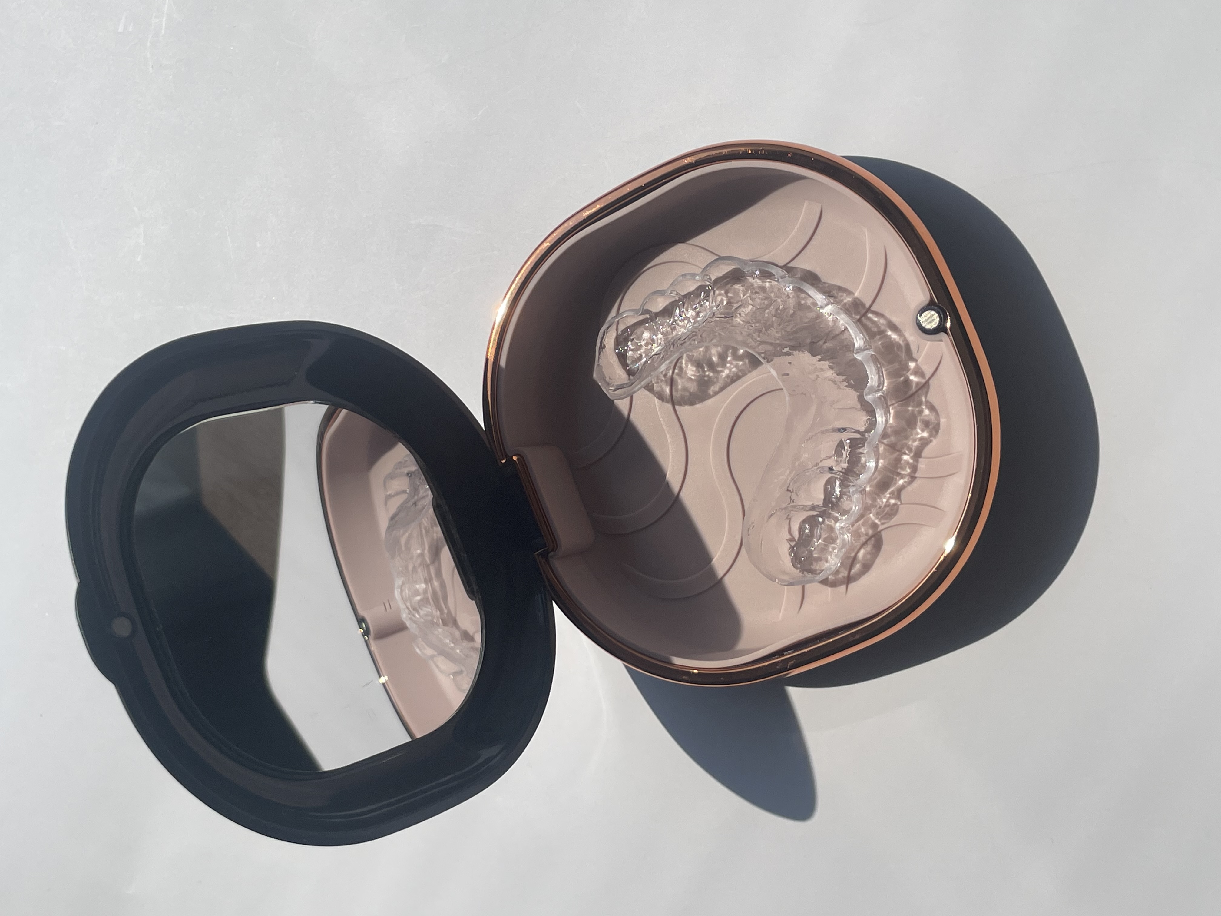 マウスピースケース（ネイビー／ゴールド）