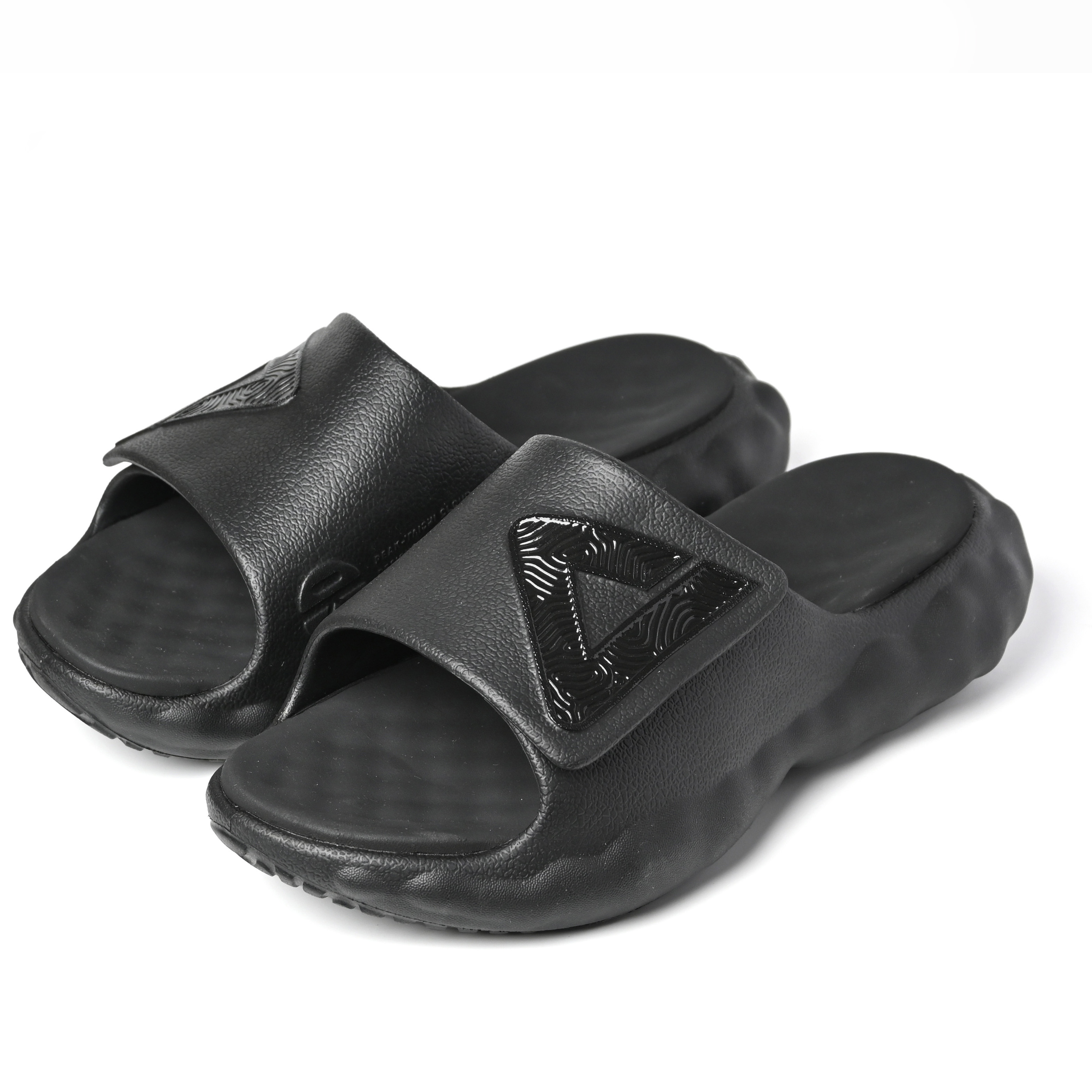 TC-01 オールブラック　新色入荷致しました。