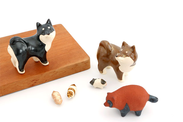 暮らしにそっと寄り添う愛らしい置き物たち