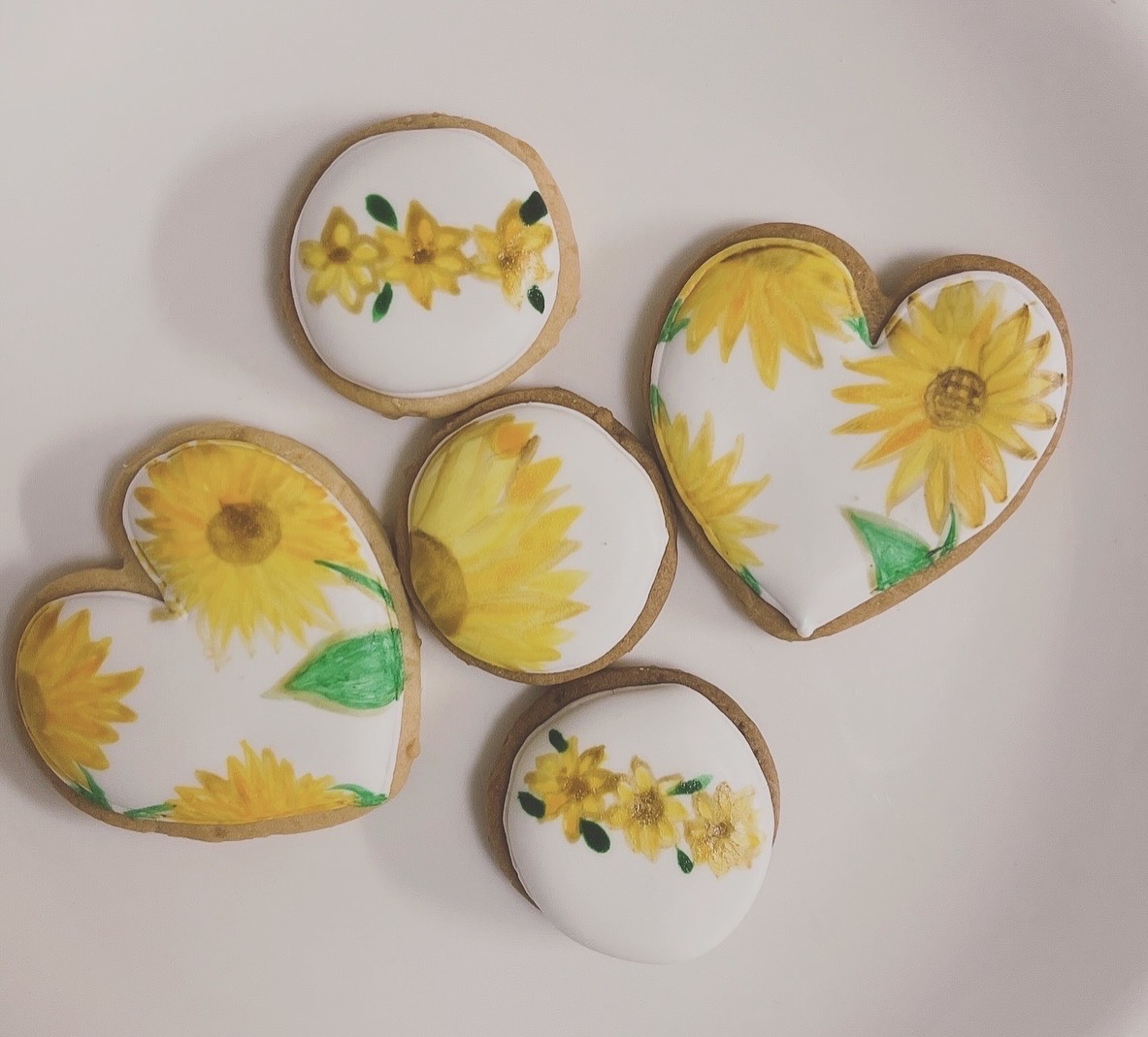 【作品】お菓子から生まれたヒマワリの女の子