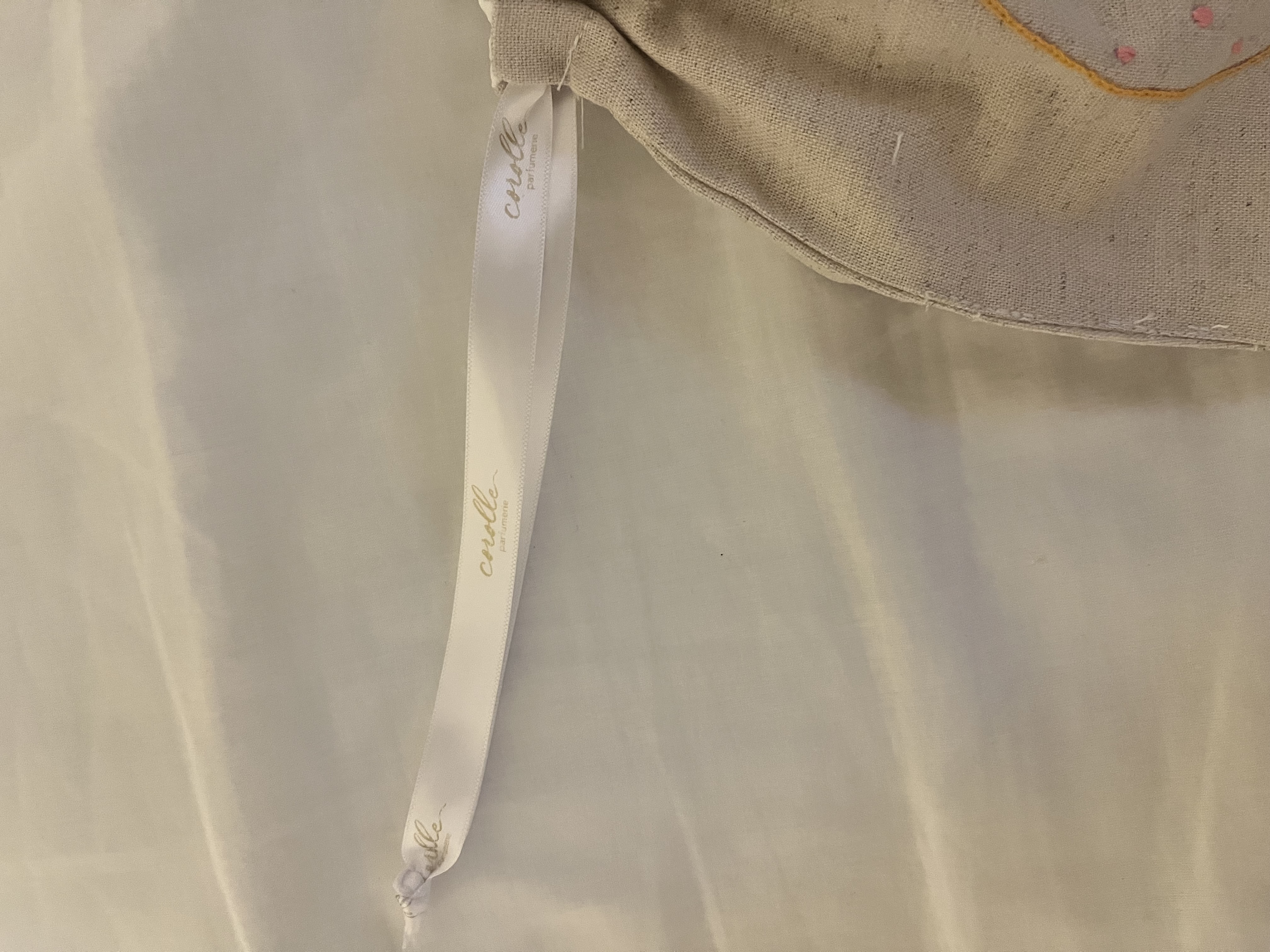 停滞気味の恋が一気に楽しくなる♡夢ゆめしい刺繍ポーチのたった1つの使い方