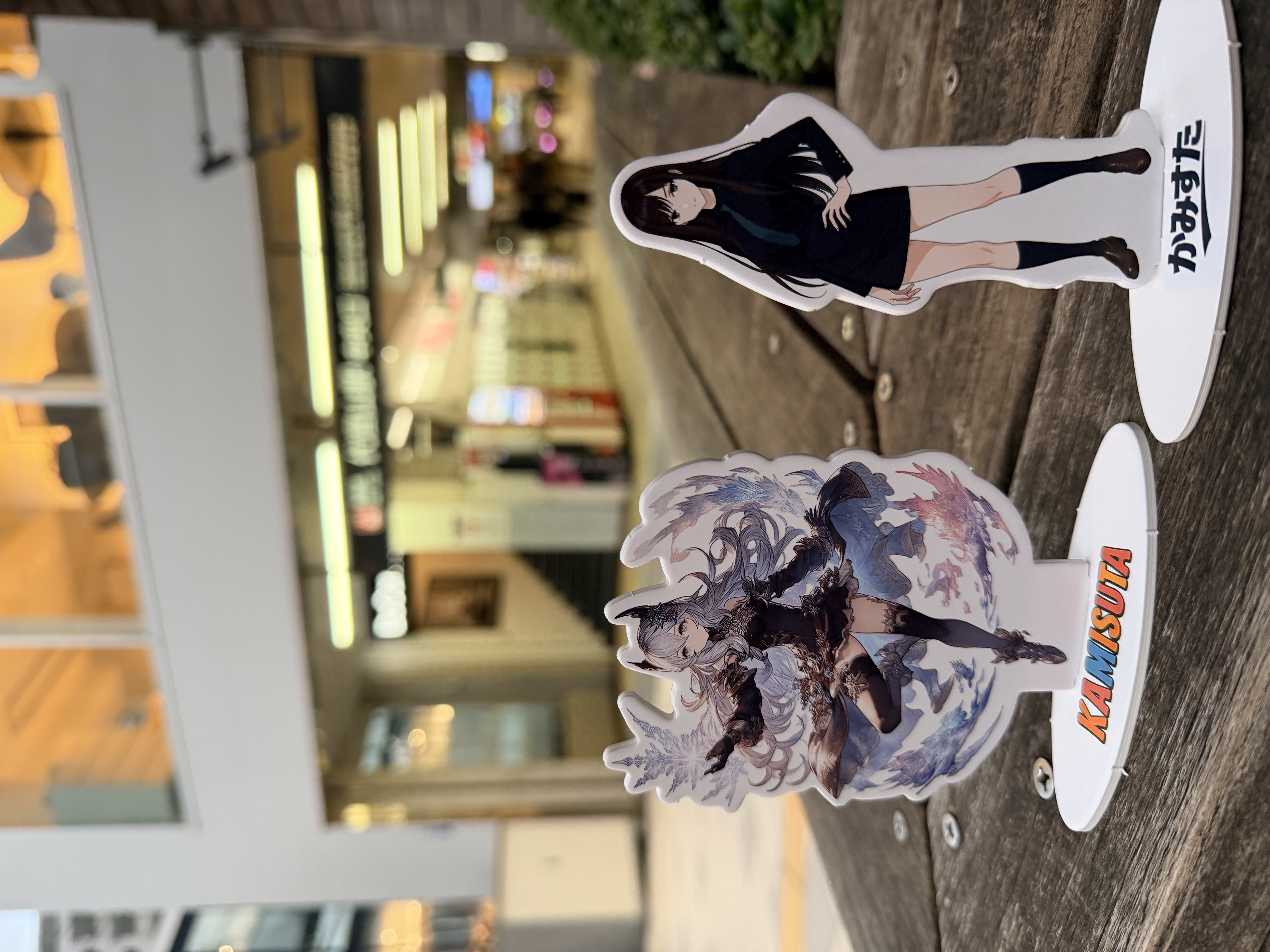 ~新商品開発中~ 紙のスタンドで「紙スタ!?」